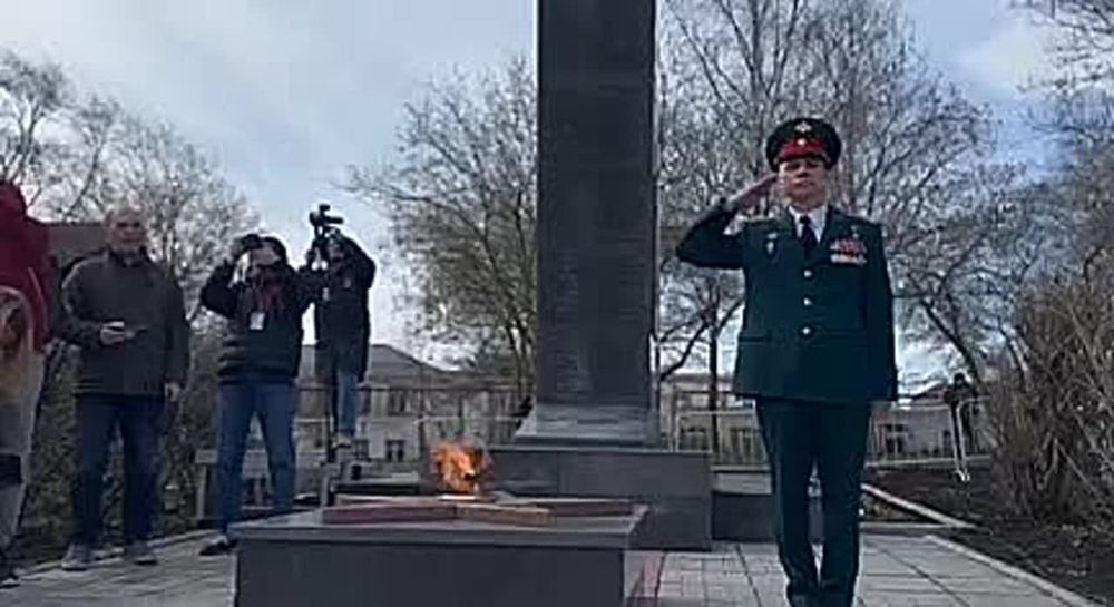 Сергей Колясников: На Широкой Речке в Екатеринбурге зажгли Огонь памяти, который доставили из Волгограда