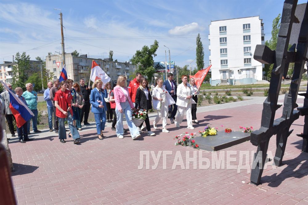 Народный Фронт привез частицу вечного огня в Северодонецк Народный Фронт привез частицу вечного огня в Северодонецк