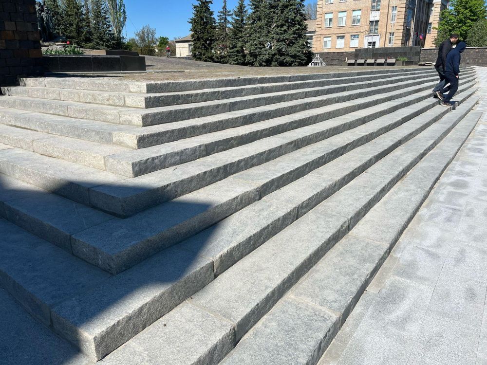Мемориал «Слава» в Ровеньках обновлён силами Республики Коми Мемориал «Слава» в Ровеньках обновлён силами Республики Коми