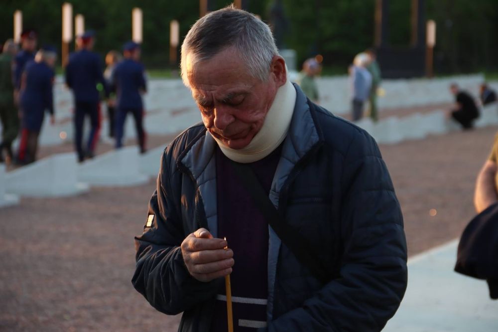 Вечный огонь приехал в ЛНР из Александровского сада Вечный огонь приехал в ЛНР из Александровского сада