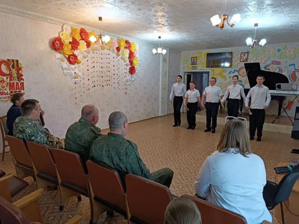 В рамках мероприятий, посвященных Году защитника Отечества в МБУ ДО "Ивановская детская школа искусств" прошла встреча с участниками Специальной военной операции В рамках мероприятий, посвященных Году защитника Отечества в МБУ ДО "Ивановская детская школа искусств" прошла встреча с участниками Специальной военной операции