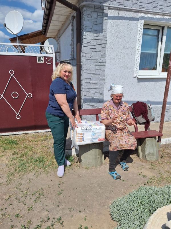 В рамках акции "Добрые дела," начальником Великочерниговского отдела жизнеобеспечения Ильченко С.И. была доставлена гуманитарная помощь (средства личной гигиены) маломобильным гражданам В рамках акции "Добрые дела," начальником Великочерниговского отдела жизнеобеспечения Ильченко С.И. была доставлена гуманитарная помощь (средства личной гигиены) маломобильным гражданам