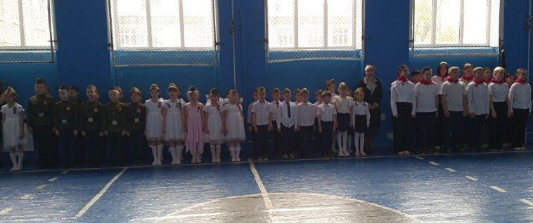В Краснодонском учебно-воспитательном комплексе «Забота» состоялся конкурс «Смотр строя и песни» В Краснодонском учебно-воспитательном комплексе «Забота» состоялся конкурс «Смотр строя и песни»