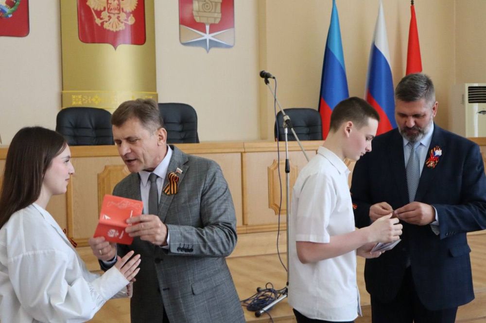 Роман Лысенко: Торжественное вручение главного документа Роман Лысенко: Торжественное вручение главного документа