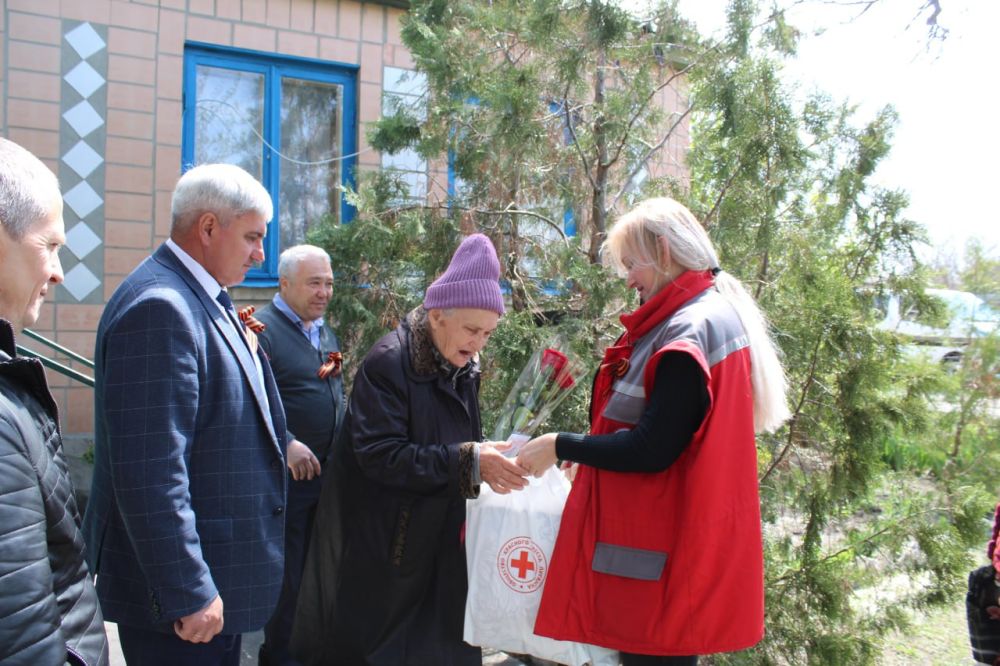 Виталий Коваленко: Накануне Дня Победы жительнице с. Городище Бондарь Елене Ивановне вручили обновленное удостоверение российского образца ветерана-участника Великой Отечественной войны Виталий Коваленко: Накануне Дня Победы жительнице с. Городище Бондарь Елене Ивановне вручили обновленное удостоверение российского образца ветерана-участника Великой Отечественной войны