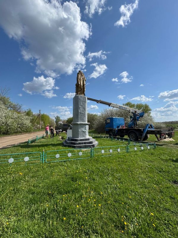 Единороссы облагораживают воинские захоронения и мемориалы по всей республике Единороссы облагораживают воинские захоронения и мемориалы по всей республике