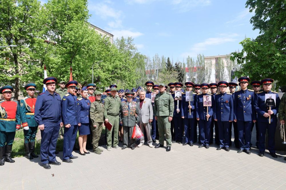 Луганская академия СК России провела патриотическую акцию «Парад под окнами ветерана» Луганская академия СК России провела патриотическую акцию «Парад под окнами ветерана»