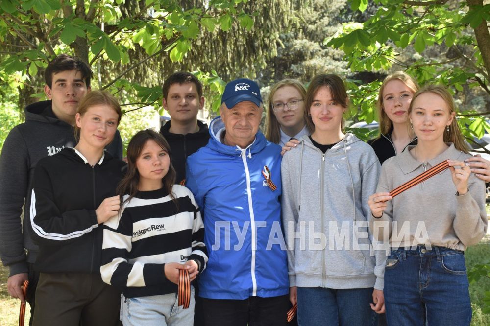 В Белокуракино прошла акция «Георгиевская лента» В Белокуракино прошла акция «Георгиевская лента»