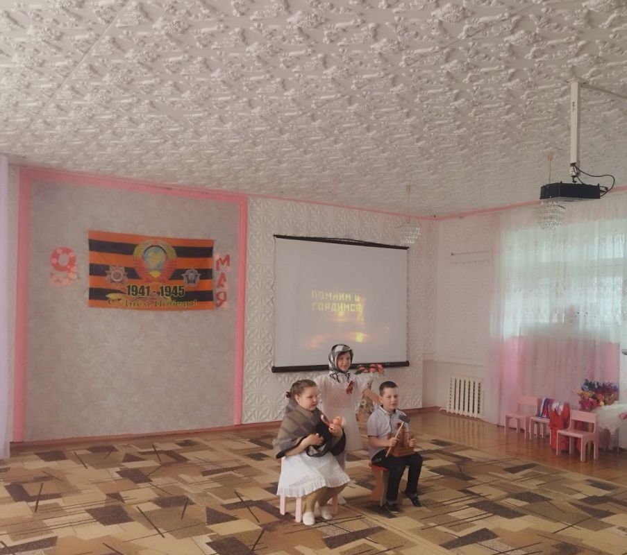 В рамках партийного проекта ЕР "Новая школа" депутат Краснолучского городского Совета Надежда Выхота посетила мероприятие в дошкольном отделении "ВУВК #2 "Берегиня" В рамках партийного проекта ЕР "Новая школа" депутат Краснолучского городского Совета Надежда Выхота посетила мероприятие в дошкольном отделении "ВУВК #2 "Берегиня"