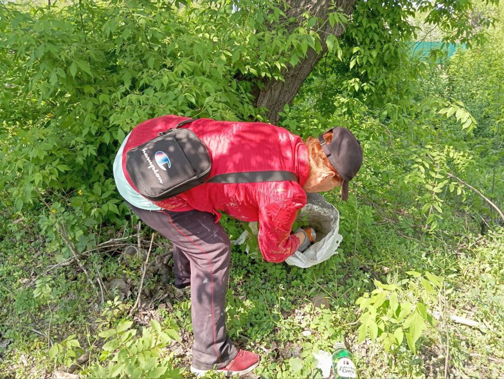 В целях обеспечения благоприятной среды для проживания населения на территории пгт Новодарьевка продолжаются работы по благоустройству общественных территорий В целях обеспечения благоприятной среды для проживания населения на территории пгт Новодарьевка продолжаются работы по благоустройству общественных территорий