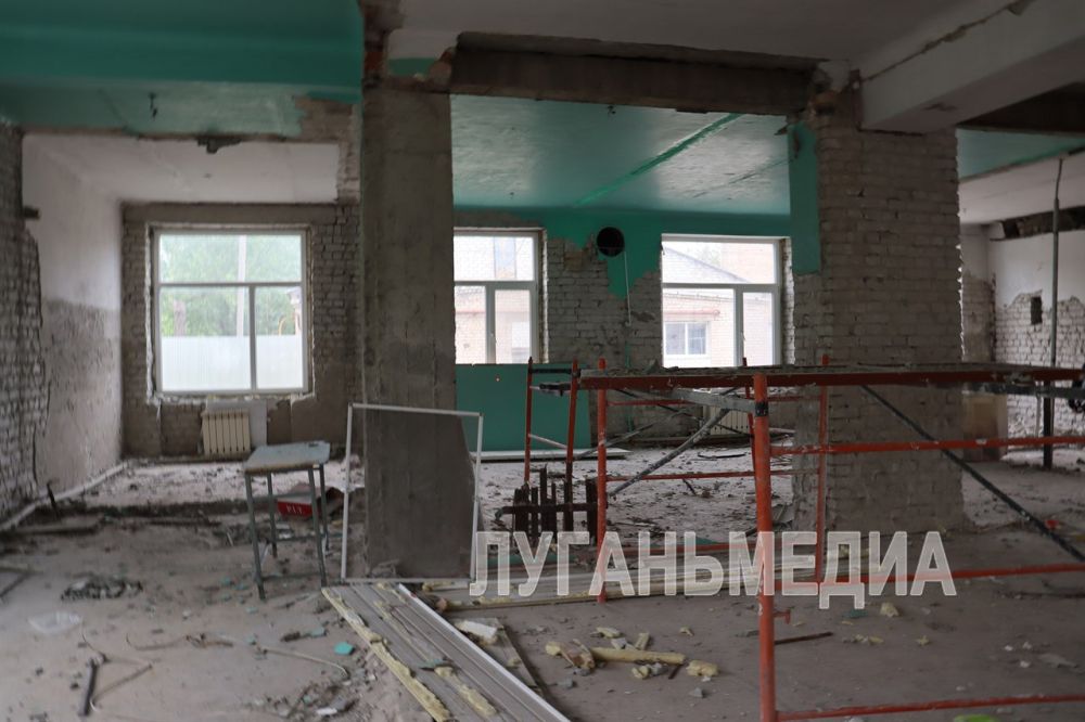Побратимы из Красноярского края капитально ремонтируют Свердловский колледж Побратимы из Красноярского края капитально ремонтируют Свердловский колледж