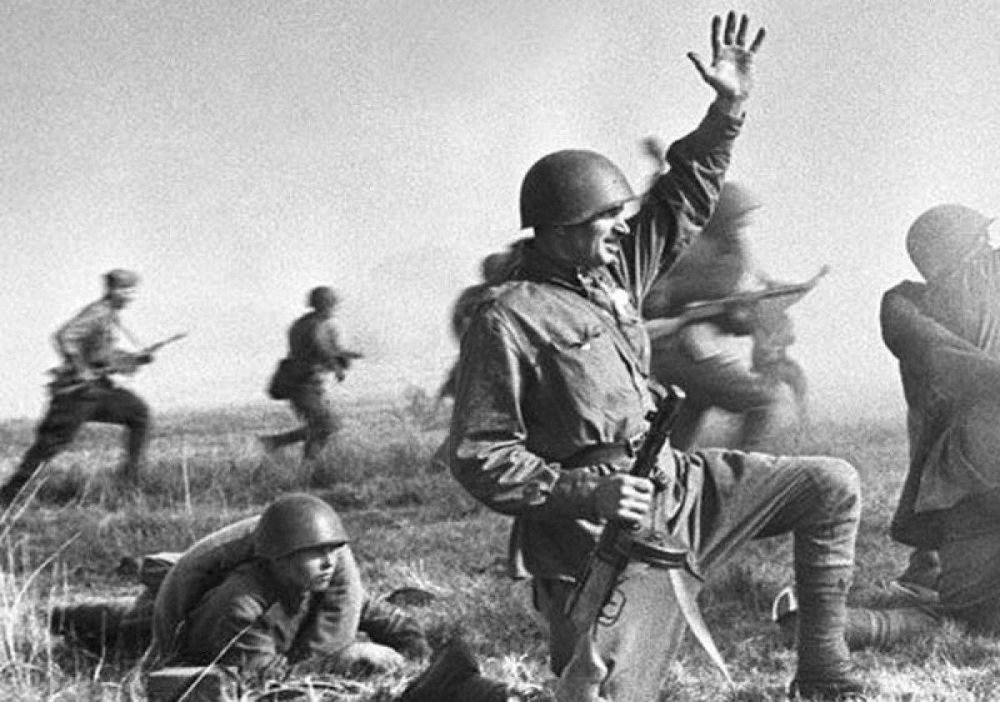 Оружие Победы: шлем СШ-40. СШ-40 — легендарный советский шлем, ставший символом мужества и защиты солдат Великой Отечественной войны Оружие Победы: шлем СШ-40. СШ-40 — легендарный советский шлем, ставший символом мужества и защиты солдат Великой Отечественной войны