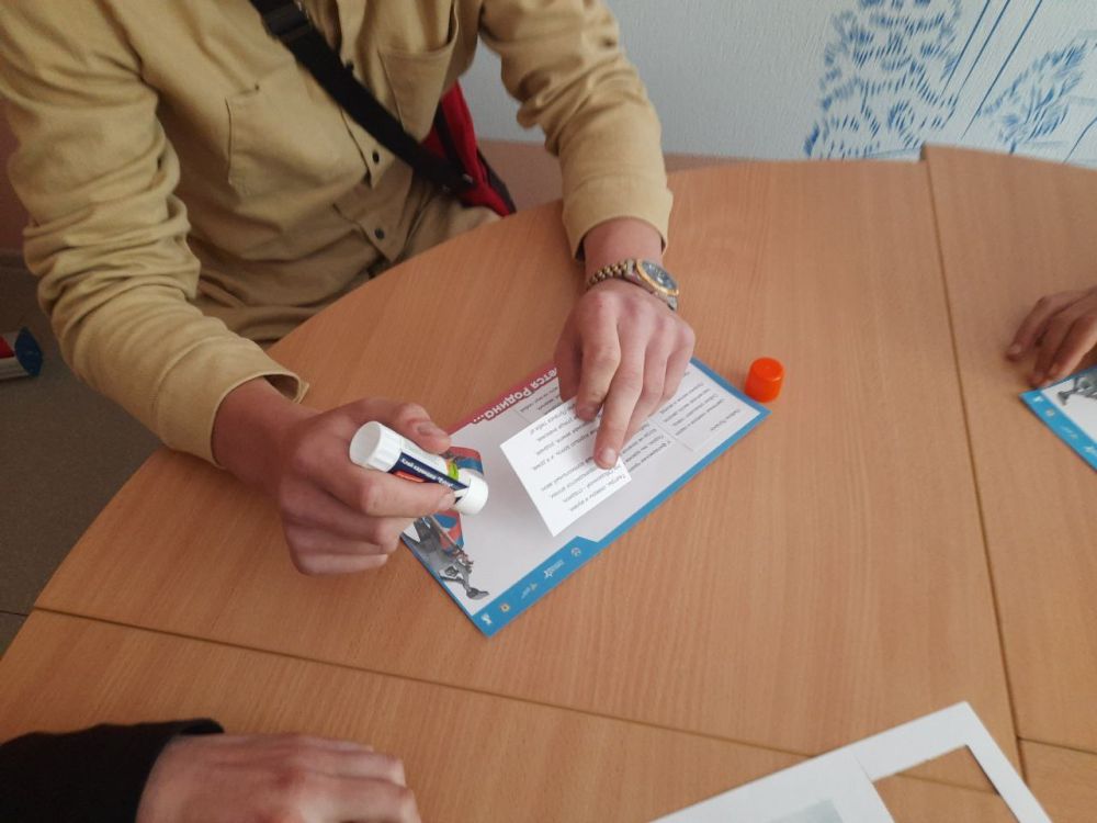 12 МАЯ – ДЕНЬ ЛУГАНСКОЙ НАРОДНОЙ РЕСПУБЛИКИ 12 МАЯ – ДЕНЬ ЛУГАНСКОЙ НАРОДНОЙ РЕСПУБЛИКИ