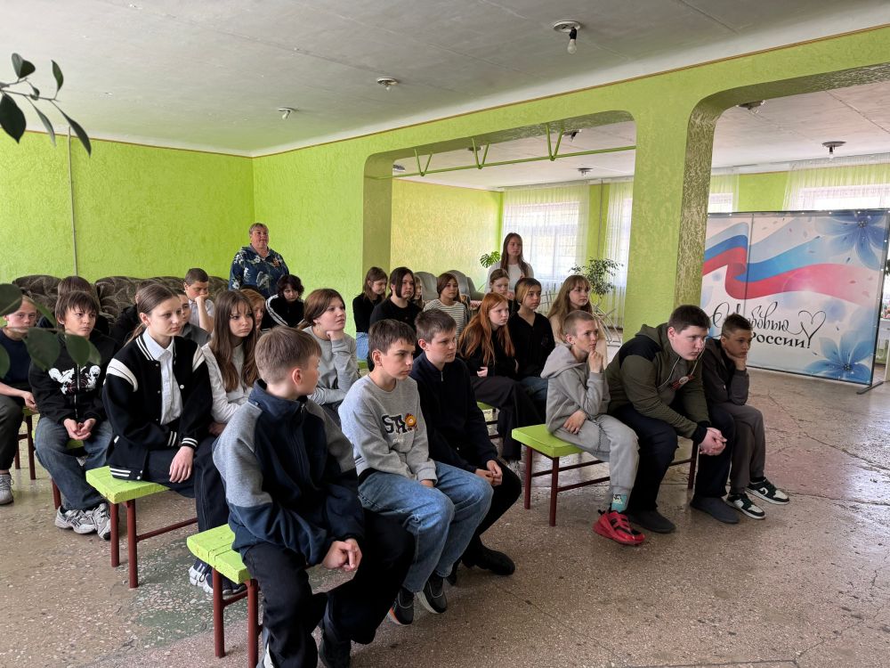 В Доме культуры им. Ленина пгт Новодарьевка состоялся кинопоказ документальной ленты «Ленинградский. Победный», приуроченный к празднованию 80-летия Победы В Доме культуры им. Ленина пгт Новодарьевка состоялся кинопоказ документальной ленты «Ленинградский. Победный», приуроченный к празднованию 80-летия Победы