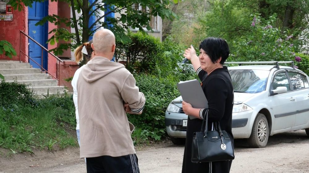Администрация города предупреждает: стоянка автотранспортных средств на газонах будет караться по закону Администрация города предупреждает: стоянка автотранспортных средств на газонах будет караться по закону