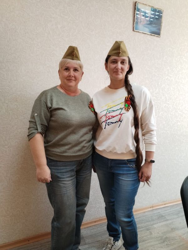 Ежегодно в преддверии Дня Победы в Великой Отечественной Войне активисты Партии «ЕДИНАЯ РОССИЯ» проводят масштабные патриотические акции «Окна Победы» и «Георгиевская лента» Ежегодно в преддверии Дня Победы в Великой Отечественной Войне активисты Партии «ЕДИНАЯ РОССИЯ» проводят масштабные патриотические акции «Окна Победы» и «Георгиевская лента»