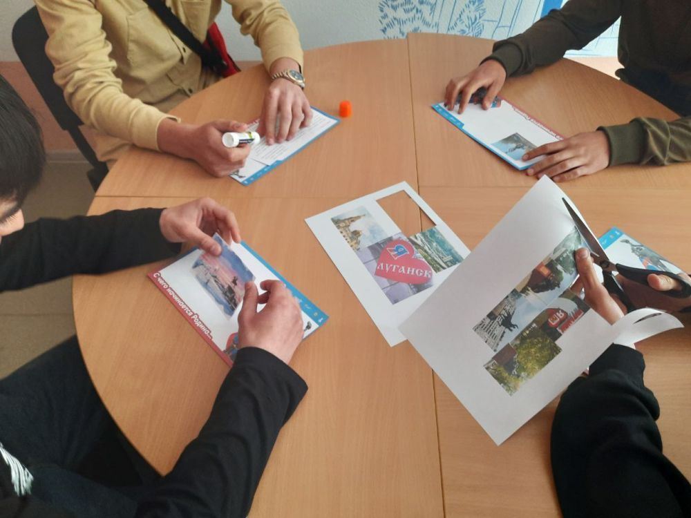 12 МАЯ – ДЕНЬ ЛУГАНСКОЙ НАРОДНОЙ РЕСПУБЛИКИ 12 МАЯ – ДЕНЬ ЛУГАНСКОЙ НАРОДНОЙ РЕСПУБЛИКИ