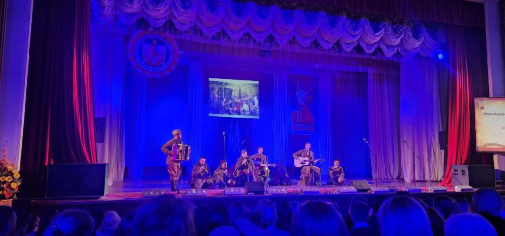 Андрей Марочко: Сегодня Луганский государственный аграрный университет @lgau_univer провел мероприятие по случаю 80-летия Великой Победы 1941-1945 гг., на котором я имел честь присутствовать Андрей Марочко: Сегодня Луганский государственный аграрный университет @lgau_univer провел мероприятие по случаю 80-летия Великой Победы 1941-1945 гг., на котором я имел честь присутствовать