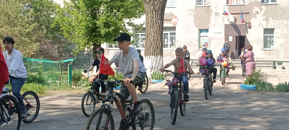 В рамках "100 дней до Великой Победы" обучающиеся ГБОУ ЛНР "Краснолучская школа № 14 имени Героя специальной военной операции Максима Александровича Мишарина" приняли участие в торжественном велопробеге, посвященном 80-летию... В рамках "100 дней до Великой Победы" обучающиеся ГБОУ ЛНР "Краснолучская школа № 14 имени Героя специальной военной операции Максима Александровича Мишарина" приняли участие в торжественном велопробеге, посвященном 80-летию...
