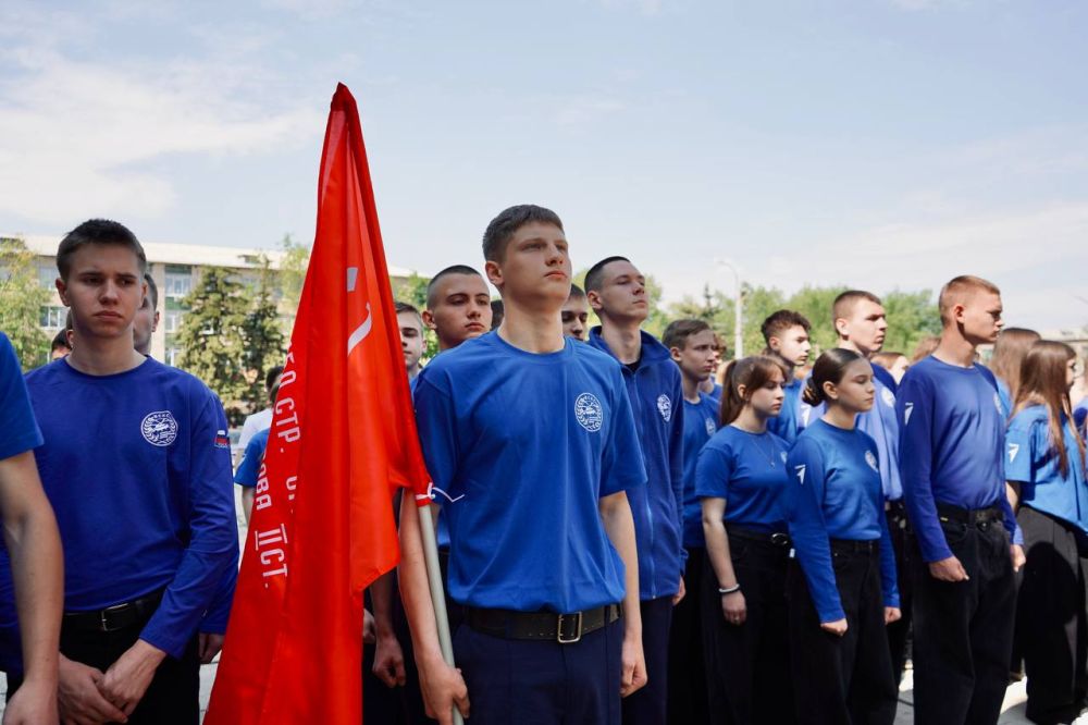 Знамя Победы в надежные руки Знамя Победы в надежные руки