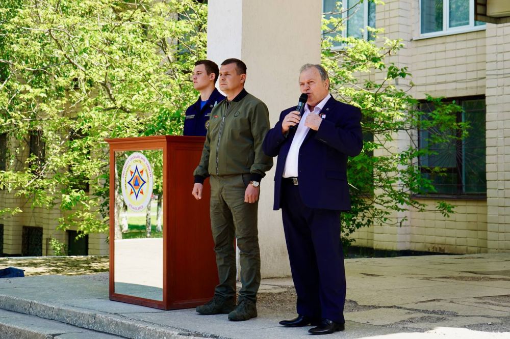 Знамя Победы в надежные руки Знамя Победы в надежные руки