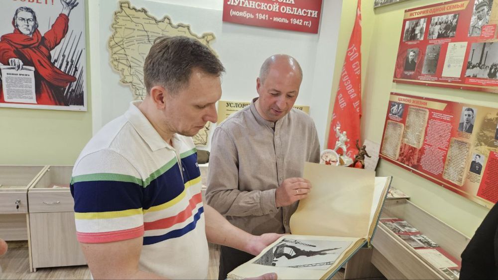 Сергей Крамаренко: Сегодня в Хорошенской средней школе состоялся телемост между учащимися Хорошенской СШ им. А. Еременко и учащимися лицея № 42 города Барнаул Сергей Крамаренко: Сегодня в Хорошенской средней школе состоялся телемост между учащимися Хорошенской СШ им. А. Еременко и учащимися лицея № 42 города Барнаул