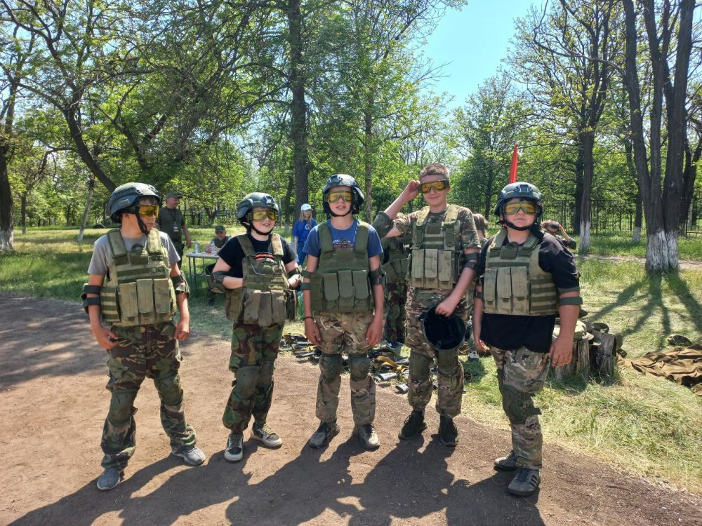 Наши ребята прямо сейчас участвуют в масштабном военно-патриотическом мероприятии — «Зарница 2.0» региональный этап! Наши ребята прямо сейчас участвуют в масштабном военно-патриотическом мероприятии — «Зарница 2.0» региональный этап!