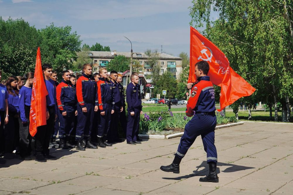 Знамя Победы в надежные руки Знамя Победы в надежные руки