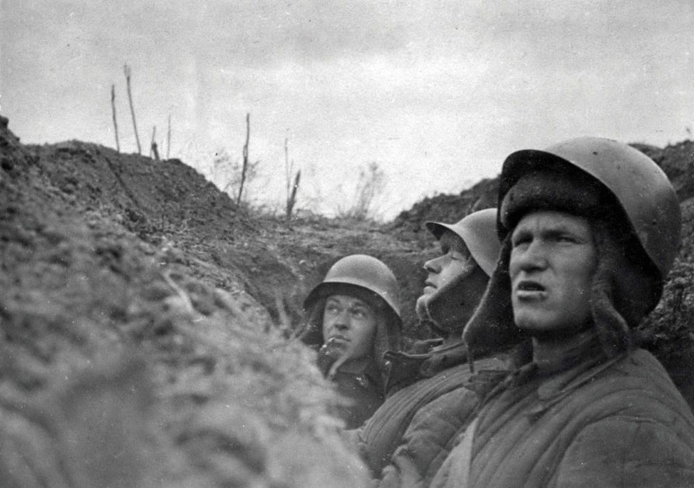 Оружие Победы: шлем СШ-40. СШ-40 — легендарный советский шлем, ставший символом мужества и защиты солдат Великой Отечественной войны Оружие Победы: шлем СШ-40. СШ-40 — легендарный советский шлем, ставший символом мужества и защиты солдат Великой Отечественной войны