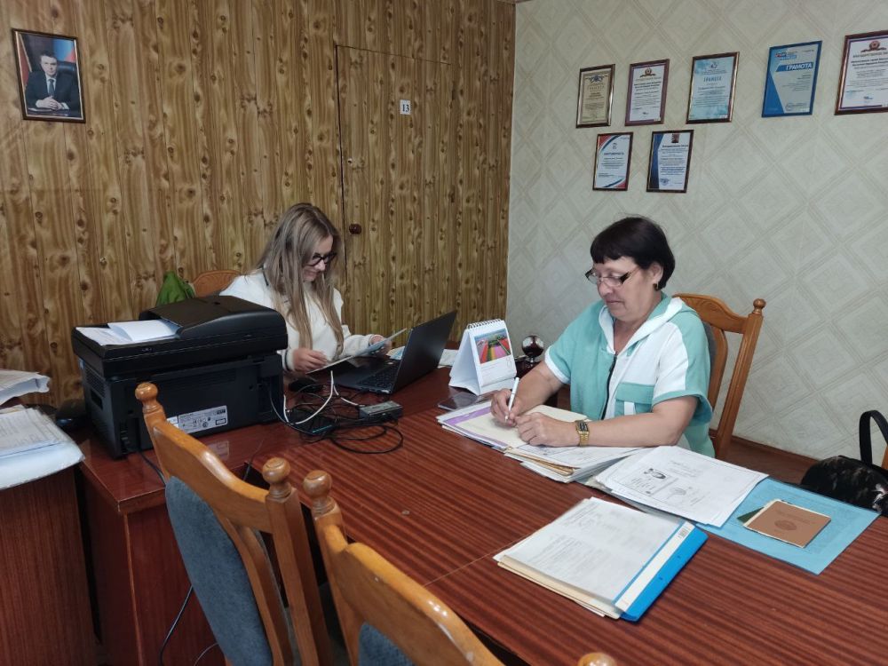 Сегодня в отделе жизнеобеспечения г. Вахрушево состоялся очередной выездной прием мобильного офиса МФЦ ЛНР Сегодня в отделе жизнеобеспечения г. Вахрушево состоялся очередной выездной прием мобильного офиса МФЦ ЛНР