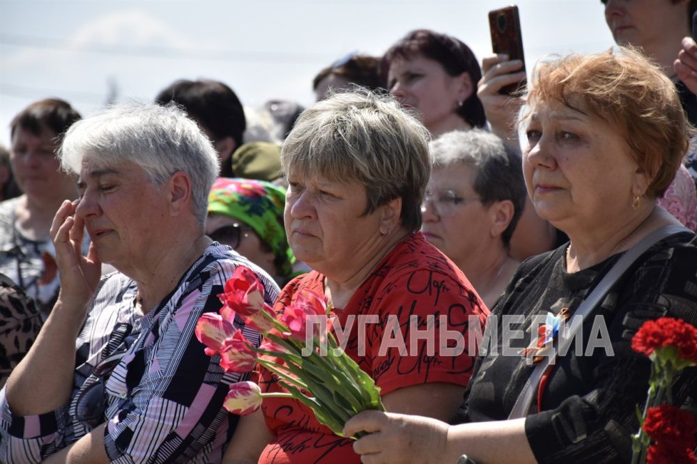 В селе Дьяково Антрацитовского м.о. открыли памятный знак в честь погибших односельчан в период боевых действий на территории Донбасса В селе Дьяково Антрацитовского м.о. открыли памятный знак в честь погибших односельчан в период боевых действий на территории Донбасса