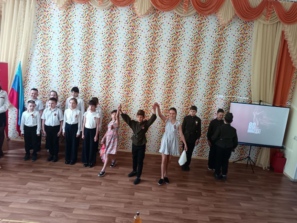 В ГБОУ ЛНР "Ровеньковская гимназии № 1 им. Г. С. Шонина" прошел конкурс инсценированной военно-патриотической песни «Наследники Победы», приуроченный к 80-летию Победы в Великой Отечественной войне! В ГБОУ ЛНР "Ровеньковская гимназии № 1 им. Г. С. Шонина" прошел конкурс инсценированной военно-патриотической песни «Наследники Победы», приуроченный к 80-летию Победы в Великой Отечественной войне!