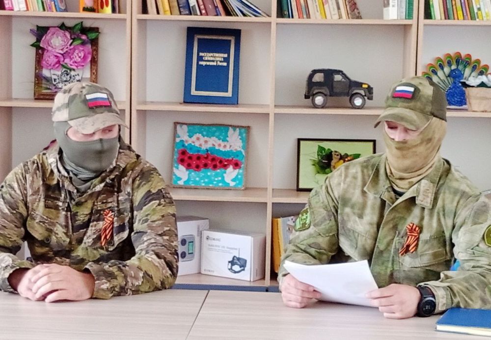В целях патриотического воспитания подрастающего поколения и повышения их знаний о героических подвигах наших сограждан во время Великой Отечественной войны, в ГБУ ДО ЛНР «Беловодский районный центр детского и юношеского... В целях патриотического воспитания подрастающего поколения и повышения их знаний о героических подвигах наших сограждан во время Великой Отечественной войны, в ГБУ ДО ЛНР «Беловодский районный центр детского и юношеского...