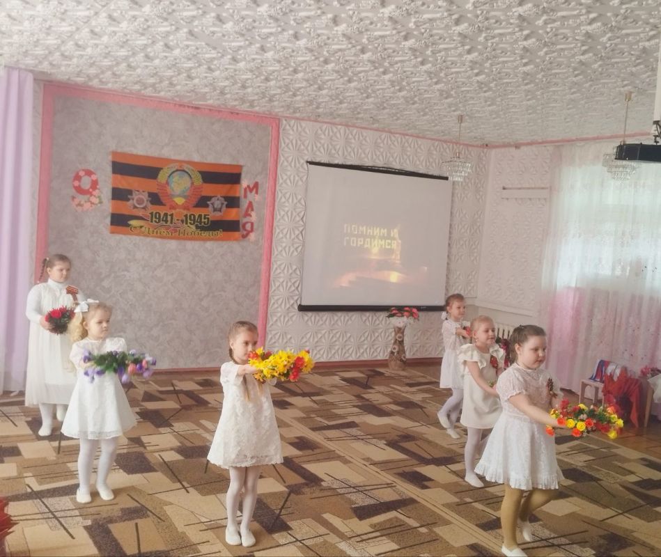 В рамках партийного проекта ЕР "Новая школа" депутат Краснолучского городского Совета Надежда Выхота посетила мероприятие в дошкольном отделении "ВУВК #2 "Берегиня" В рамках партийного проекта ЕР "Новая школа" депутат Краснолучского городского Совета Надежда Выхота посетила мероприятие в дошкольном отделении "ВУВК #2 "Берегиня"