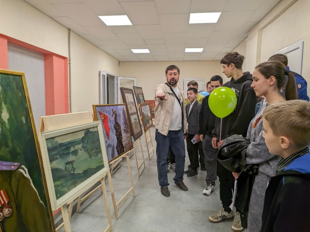 Художественная выставка московских, тверских и луганских мастеров прошла в Лисичанске Художественная выставка московских, тверских и луганских мастеров прошла в Лисичанске