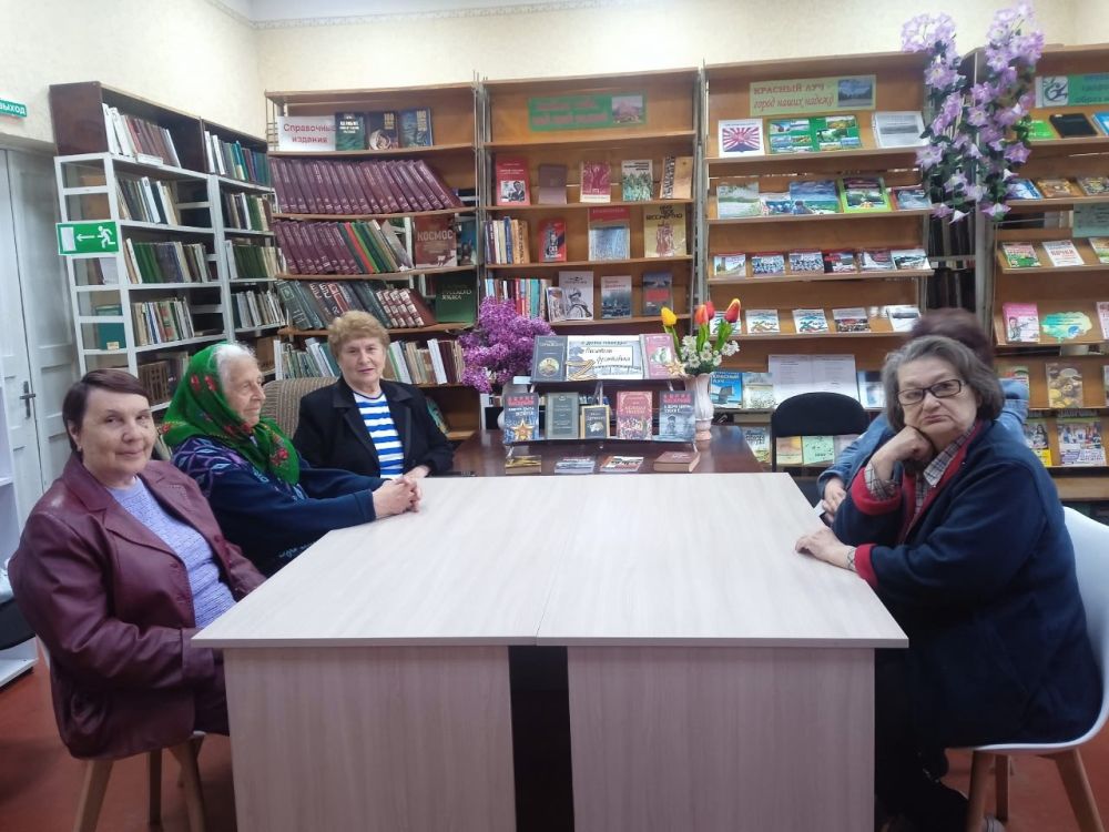 6 мая в филиале №3 МБУ "Краснолучская центральная городская библиотека им. Н.К. Крупской" состоялось мероприятие в рамках Года защитника Отечества 6 мая в филиале №3 МБУ "Краснолучская центральная городская библиотека им. Н.К. Крупской" состоялось мероприятие в рамках Года защитника Отечества