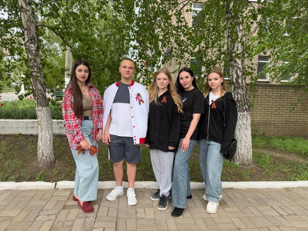 В Перевальске состоялась акция «Георгиевская ленточка» В Перевальске состоялась акция «Георгиевская ленточка»