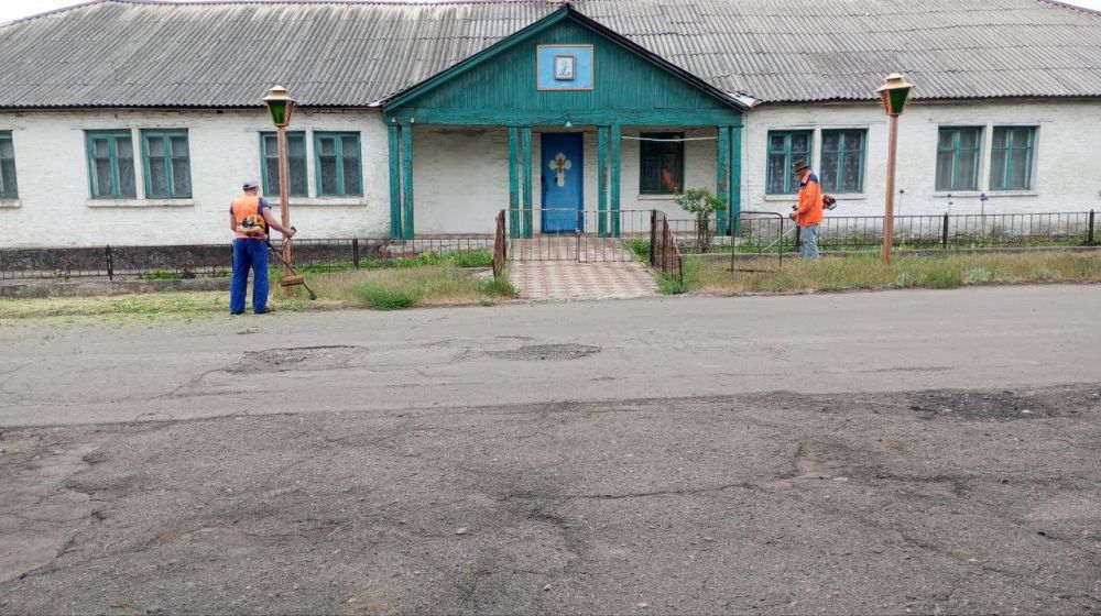 Виктория Сергеева: Коммунальщики в действии. В рамках ежедневных работ коммунальные службы города Кировска выполнили ряд работ по благоустройству территории городского округа Виктория Сергеева: Коммунальщики в действии. В рамках ежедневных работ коммунальные службы города Кировска выполнили ряд работ по благоустройству территории городского округа