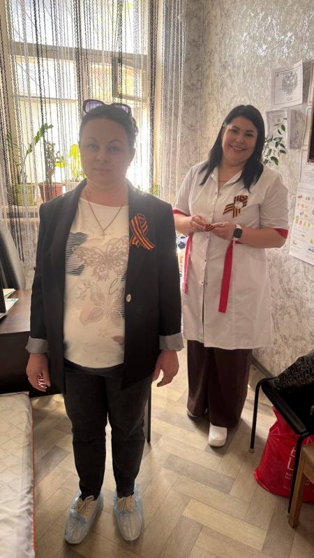 Сотрудники ГБУЗ «Краснодонский родильный дом» ЛНР присоединились к Всероссийским патриотическим акциям «Бессмертный полк», «Стена Памяти» и «Окна Победы» Сотрудники ГБУЗ «Краснодонский родильный дом» ЛНР присоединились к Всероссийским патриотическим акциям «Бессмертный полк», «Стена Памяти» и «Окна Победы»