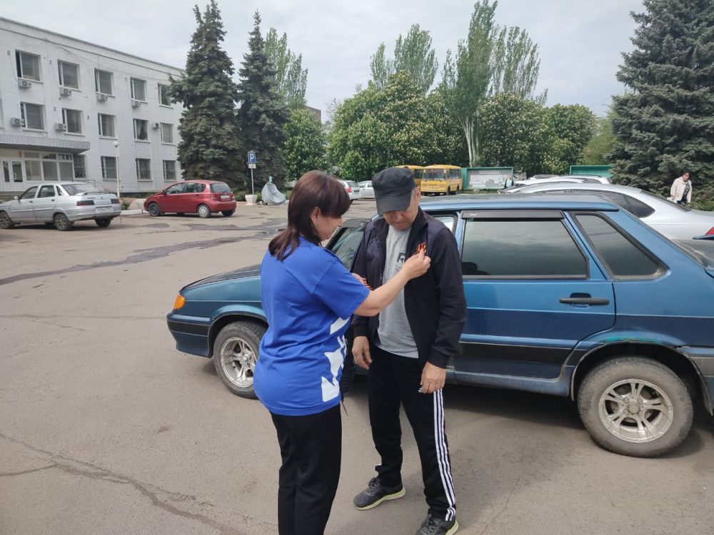 Активисты Первомайского отделения партии «Единая Россия» поздравили жителей городского округа с наступающим Активисты Первомайского отделения партии «Единая Россия» поздравили жителей городского округа с наступающим