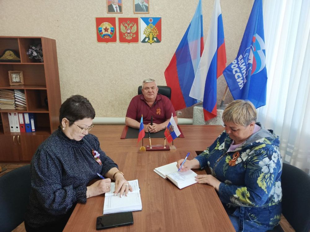 Начальники отделов жизнеобеспечения пгт Новодарьевка и пгт Михайловка провели рабочие совещания с руководителями общеобразовательных и культурных учреждений Начальники отделов жизнеобеспечения пгт Новодарьевка и пгт Михайловка провели рабочие совещания с руководителями общеобразовательных и культурных учреждений