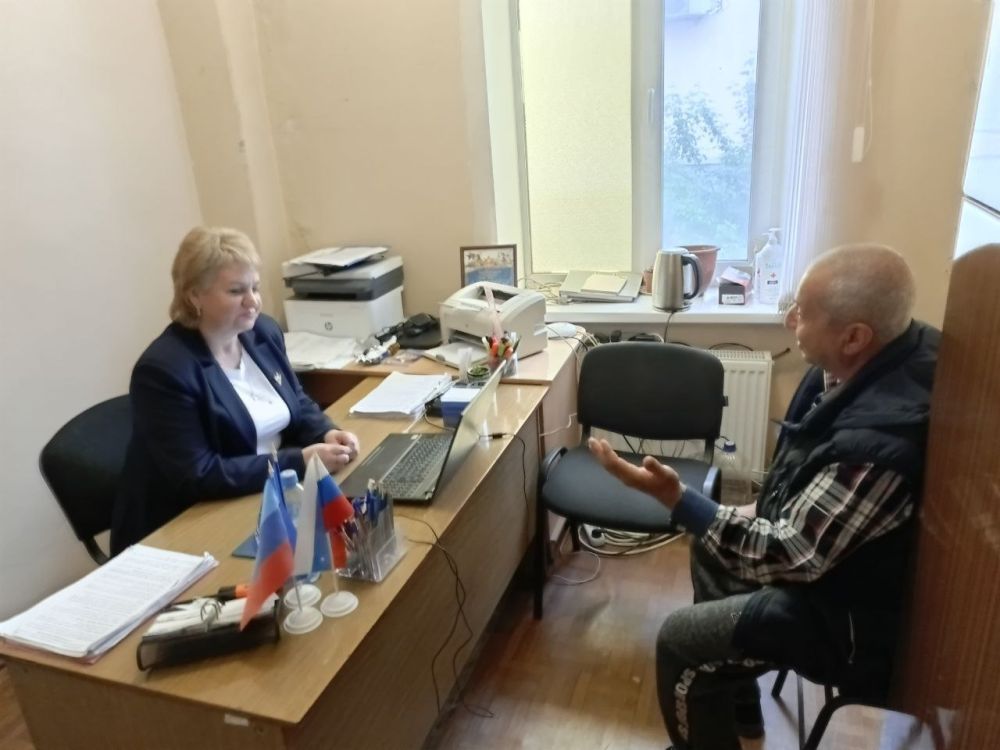 Депутаты Совета городского округа муниципальное образование городской округ город Лисичанск Луганской Народной Республики продолжают приемы граждан Депутаты Совета городского округа муниципальное образование городской округ город Лисичанск Луганской Народной Республики продолжают приемы граждан