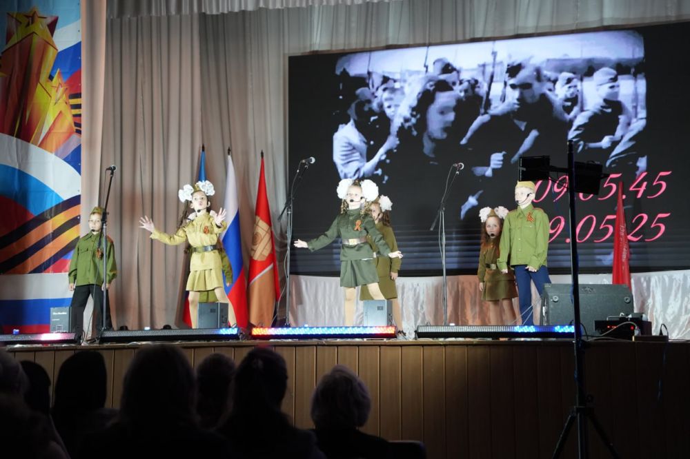 Городское торжественное собрание к 80-летию Великой Победы прошло в Алчевске Городское торжественное собрание к 80-летию Великой Победы прошло в Алчевске