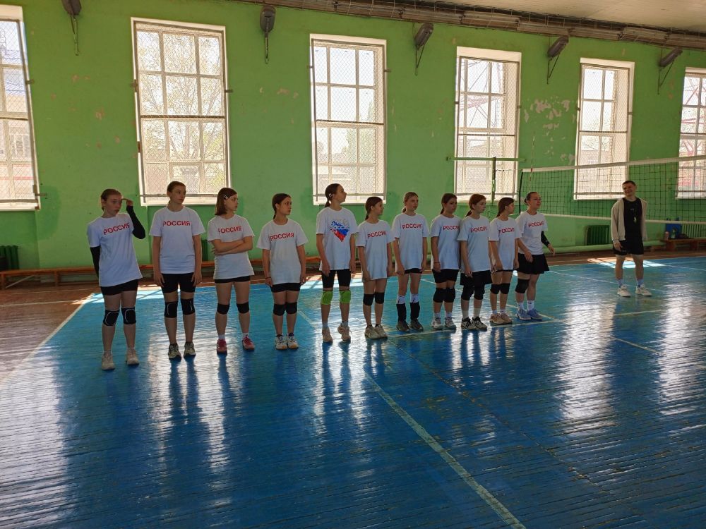 Спорт наш -сила!. Юные ровенчанки приняли участие в Первенстве Луганской Народной Республики по волейболу среди девушек до 15 лет Спорт наш -сила!. Юные ровенчанки приняли участие в Первенстве Луганской Народной Республики по волейболу среди девушек до 15 лет