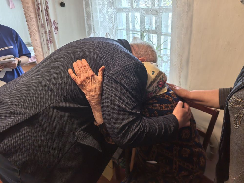 Сегодня, в преддверии празднования 80-й годовщины со дня Победы в Великой Отечественной войне,депутат Лутугинского муниципального округа Вадим Обедняк совместно с помощниками депутата Лутугинского муниципального округа и... Сегодня, в преддверии празднования 80-й годовщины со дня Победы в Великой Отечественной войне,депутат Лутугинского муниципального округа Вадим Обедняк совместно с помощниками депутата Лутугинского муниципального округа и...