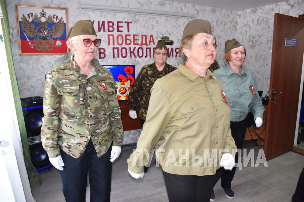 В стенах Кировского комплексного центра социального обслуживания населения (предоставления социальных услуг) состоялось торжественное мероприятие, посвященное Дню Победы В стенах Кировского комплексного центра социального обслуживания населения (предоставления социальных услуг) состоялось торжественное мероприятие, посвященное Дню Победы