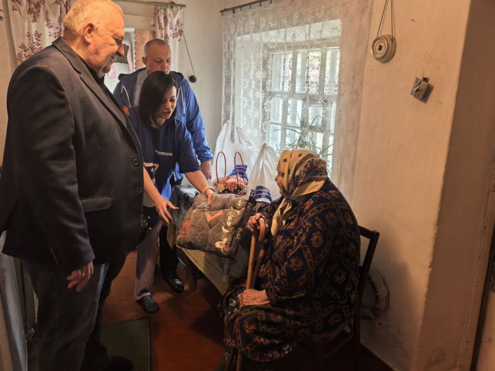 Сегодня, в преддверии празднования 80-й годовщины со дня Победы в Великой Отечественной войне,депутат Лутугинского муниципального округа Вадим Обедняк совместно с помощниками депутата Лутугинского муниципального округа и... Сегодня, в преддверии празднования 80-й годовщины со дня Победы в Великой Отечественной войне,депутат Лутугинского муниципального округа Вадим Обедняк совместно с помощниками депутата Лутугинского муниципального округа и...