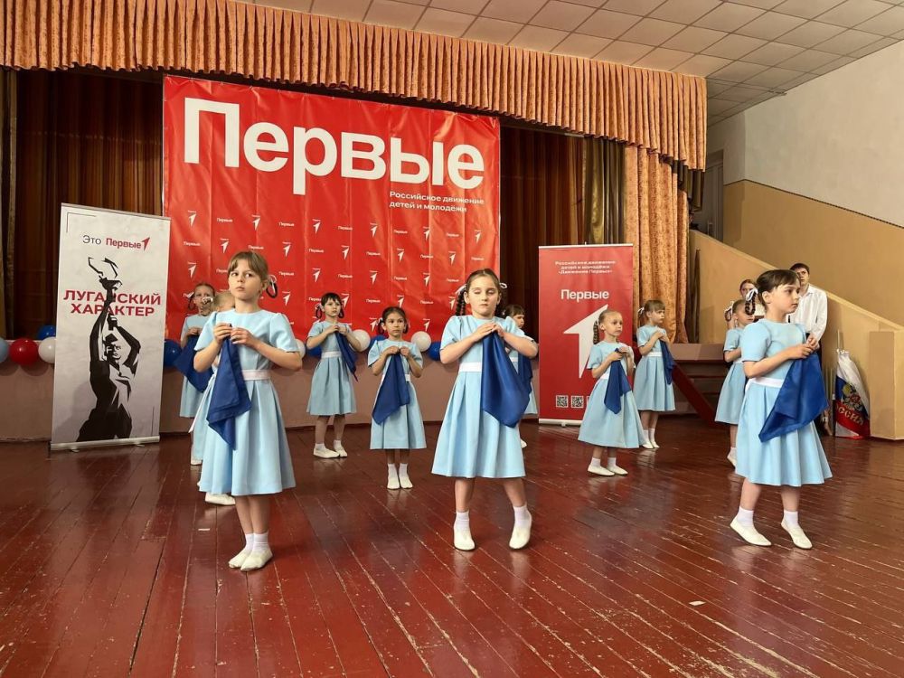 Победный вальс. При поддержке местного отделения Единой России на базе Краснолучской школы №29 им.С.Х.Хасанова состоялось трогательное мероприятие «Победный вальс», посвященное подвигу советского народа в годы Великой... Победный вальс. При поддержке местного отделения Единой России на базе Краснолучской школы №29 им.С.Х.Хасанова состоялось трогательное мероприятие «Победный вальс», посвященное подвигу советского народа в годы Великой...