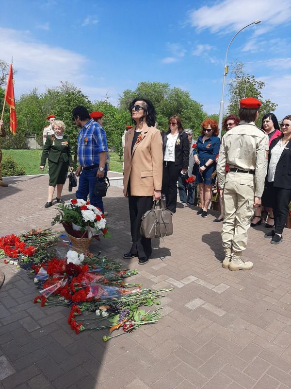 Начальник отделения МФЦ города Алчевска приняла участие в мероприятиях, посвященных 80-летию Великой Победы Начальник отделения МФЦ города Алчевска приняла участие в мероприятиях, посвященных 80-летию Великой Победы