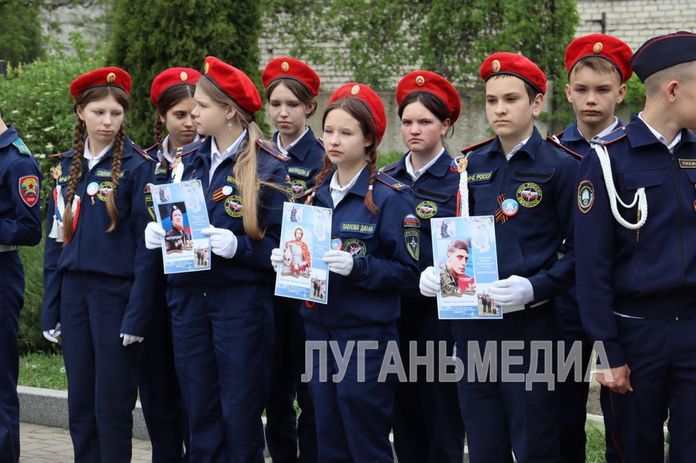 В Свердловске открыт мемориал «Миру-Мир Благодатное кольцо» с закладкой священной земли из мест боевой славы России и других стран В Свердловске открыт мемориал «Миру-Мир Благодатное кольцо» с закладкой священной земли из мест боевой славы России и других стран